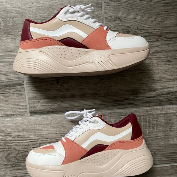ZARA Platform sneakers)LIKE NEW